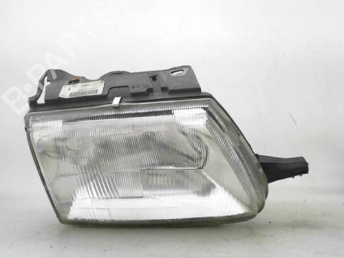 Used Right headlight CITROËN SAXO (S0, S1) 1.4 VTS (75 hp) 24777289