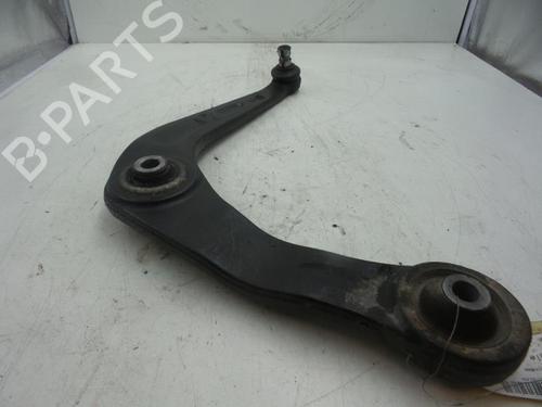 Venstre fortil bærearm PEUGEOT 206 Hatchback (2A/C) 1.4 i (75 hp) 24782237