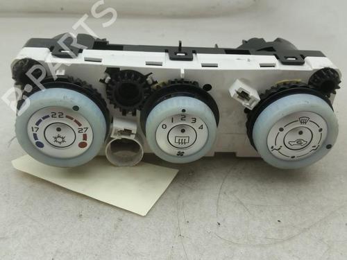 Commande Chauffage MITSUBISHI COLT VI (Z3_A, Z2_A) 1.1 (Z31A, Z32A) (75 hp) 24776356