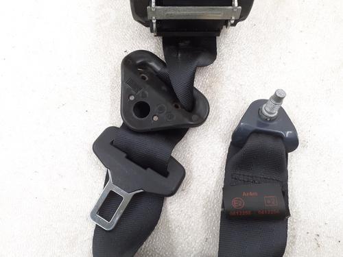 rear-left-seatbelt-peugeot-2008-i-cu_-2013-24797388 main image