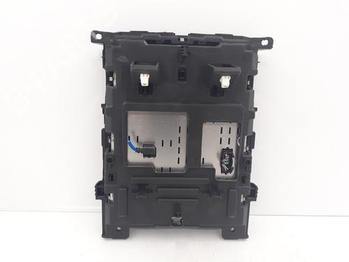 display-monitor-renault-megane-iv-hatchback-b9amn_-2015-32785422 main image