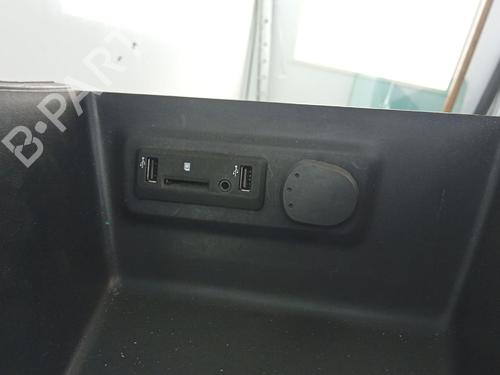 Armrest / Center console RENAULT MEGANE IV Hatchback (B9A/M/N_) 1.2 TCe 130 (B9MR) | BP36786879I20 - Image 3