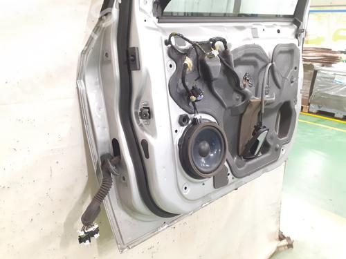 right-front-door-ford-focus-iii-2010-2011-2012-2013-2014-2015-2016-2017-2018-2019-2020-32983838 main image