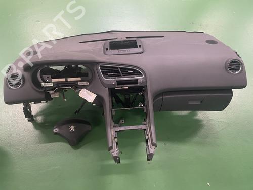 Used Dashboard PEUGEOT 5008 (0U_, 0E_) 1.6 BlueHDi 120 (120 hp) 29521331