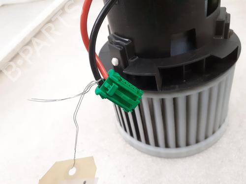 Heater blower motor PEUGEOT 308 II (LB_, LP_, LW_, LH_, L3_) 1.5 BlueHDi 130 | BP24793418M62 
