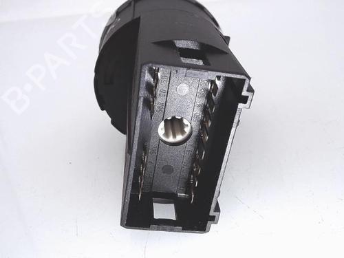 Used Headlight switch VW POLO (9N_, 9A_) 1.4 16V (75 hp) 25366010