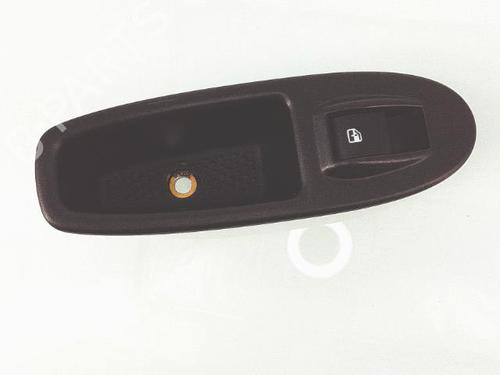 Used Right rear window switch FIAT 500L (351_, 352_) 1.3 D Multijet (199LXY1A, 199LXY11) (84 hp) 25368050