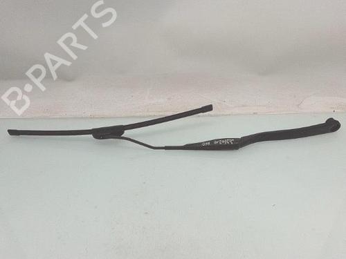 front-windshield-wiper-arm-nissan-juke-f15-2010-2011-2012-2013-2014-2015-2016-2017-2018-2019-36095898 main image