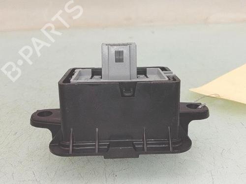 switch-renault-megane-iii-hatchback-bz01_-b3_-2008-35989501 main image
