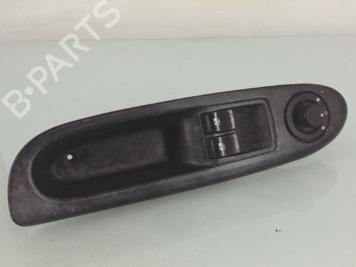 Used Left front window switch RENAULT CLIO II (BB_, CB_) 1.5 dCi (B/CB07) (65 hp) 27452260