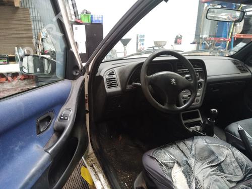 Fensterheber links vorne PEUGEOT 306 Hatchback (7A, 7C, N3, N5) 1.9 D | BP30486070C22