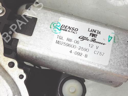 Used Rear wiper motor Rear wiper motor FIAT 500L (351_, 352_) 0.9 (199LYC1B) (105 hp) 40011505 40011505