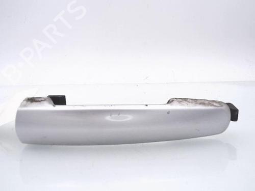 Używane Klamka zewnętrzna drzwi tylnych lewych SUZUKI SWIFT III (MZ, EZ) 1.3 DDiS (RS413D) (75 hp) 25372284