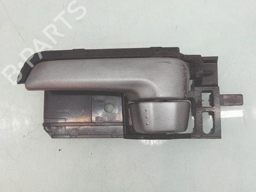 Used Front left interior door handle SUZUKI SWIFT III (MZ, EZ) 1.3 DDiS (RS413D) (75 hp) 33116921