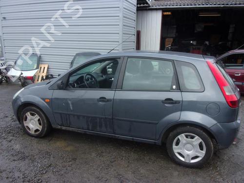 Left front fog light FORD FIESTA V (JH_, JD_) 1.6 TDCi | BP25373359C30 