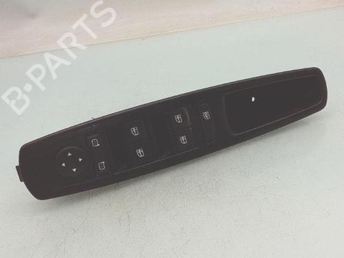 Used Left front window switch RENAULT MEGANE III Hatchback (BZ0/1_, B3_) 1.5 dCi (BZ09, BZ0D, BZ1W, BZ29, BZ14) (110 hp) 32241548