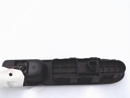 Right front window switch PEUGEOT 307 Break (3E) 2.0 HDI 110 | BP25361176I26 