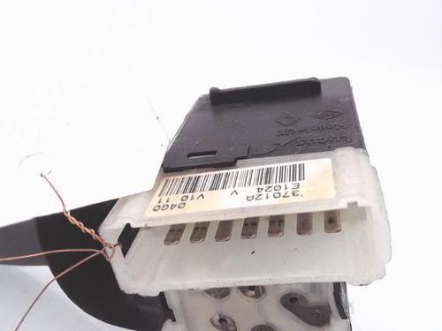 Used Steering column stalk Steering column stalk RENAULT CLIO II (BB_, CB_) 1.2 (BB0A, BB0F, BB10, BB1K, BB28, BB2D, BB2H, CB0A,... (58 hp) 25372572 25372572