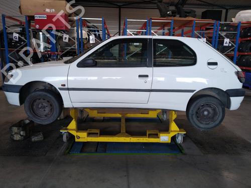 Front left lock PEUGEOT 306 Hatchback (7A, 7C, N3, N5) 1.9 D | BP25368227C98 