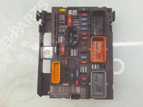 Used Fuse box CITROËN C4 I (LC_) 1.6 HDi (90 hp) 30712651