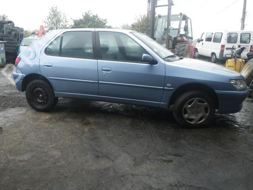 Højre forlygte PEUGEOT 306 Hatchback (7A, 7C, N3, N5) 1.4 | BP27212529C29 