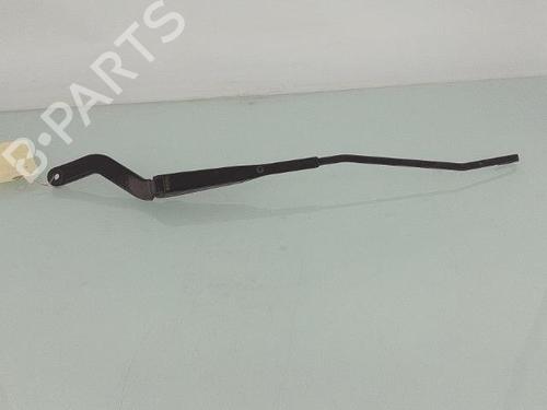 Used Front windshield wiper arm PEUGEOT 106 II (1A_, 1C_) 1.1 i (60 hp) 25588029