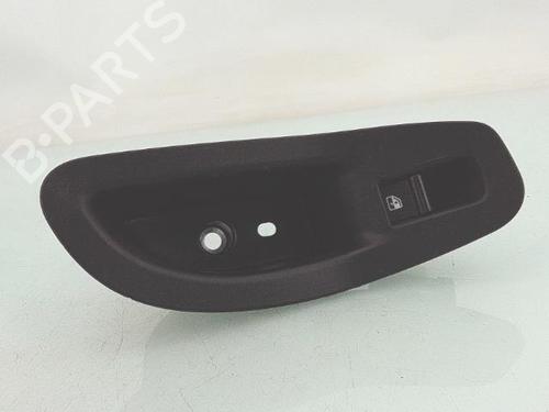 Used Left rear window switch FIAT 500X (334_) 1.6 D Multijet (334AXA1B, 334AXA11) (120 hp) 30528742