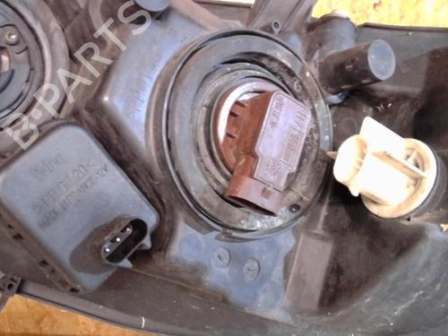 Used Right headlight OPEL ZAFIRA A MPV (T98) 2.0 DTI 16V (F75) (101 hp) 25359180