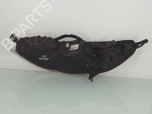 Right headlight PEUGEOT 407 (6D_) 2.0 HDi 135 (6DRHRH, 6DRHRE, 6DRHRG, 6DRHRJ) | BP25370754C29 
