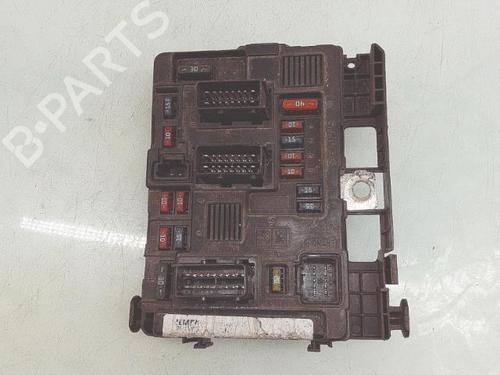 Used Fuse box Fuse box 25373722 25373722