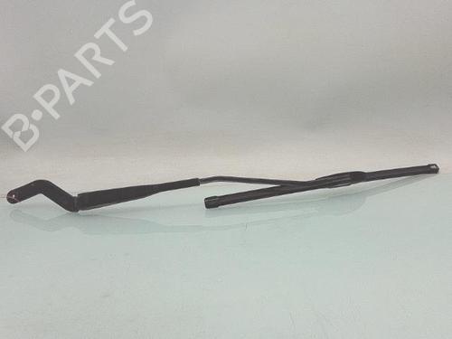 Used Front windshield wiper arm PEUGEOT 106 II (1A_, 1C_) 1.1 i (60 hp) 30726110