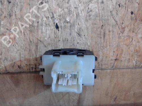 Venstre fortil elrude kontakt DACIA SANDERO II TCe 90 (B8M1, B8MA, B8AC) (90 hp) 25359127