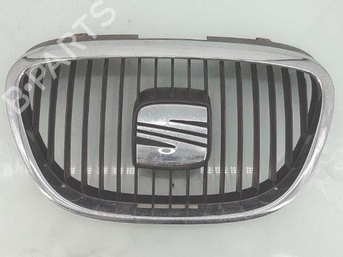 Used Grille SEAT LEON (1P1) 2.0 TDI (170 hp) 29640931