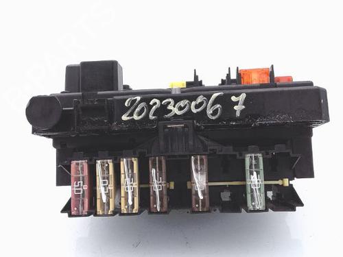 Used Fuse box Fuse box PEUGEOT 206+ (2L_, 2M_) 1.4 i (73 hp) 25350761 25350761