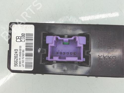 display-monitor-chevrolet-captiva-c100-c140-2006-29852087 main image