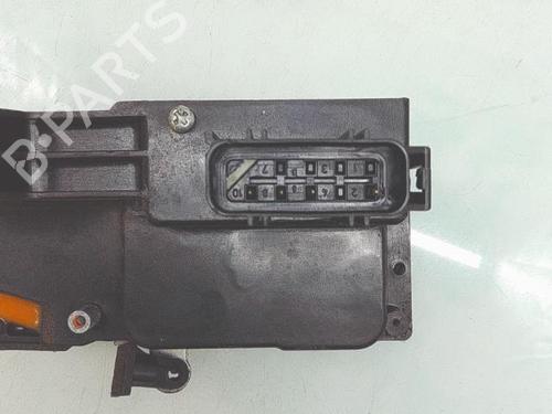 Serrure avant droite FORD FIESTA V (JH_, JD_) 1.4 TDCi | BP30889596C97