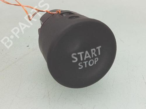 switch-renault-megane-iii-hatchback-bz01_-b3_-2008-33739470 main image