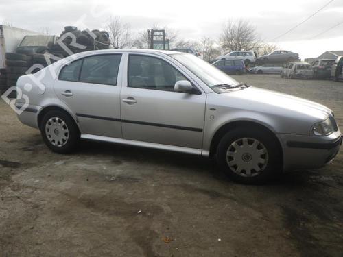 Right headlight SKODA OCTAVIA I (1U2) 1.9 TDI | BP25359624C29 