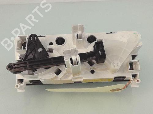 climate-control-citroen-c3-picasso-sh_-2008-25356189 main image