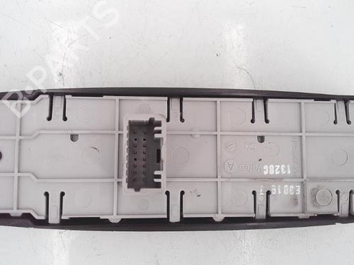 Used Left front window switch Left front window switch RENAULT MEGANE III Grandtour (KZ0/1) 1.5 dCi (KZ09, KZ0D, KZ1G, KZ29, KZ14, KZ1W, KZ10, KZ1F,... (110 hp) 25353976 25353976