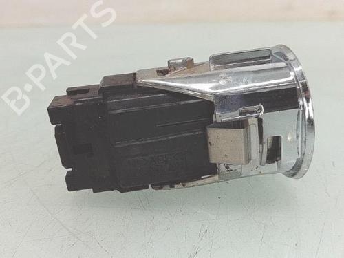 Kombi Kontakt / Stilkkontakt Kombi Kontakt / Stilkkontakt TOYOTA COROLLA Verso (ZER_, ZZE12_, R1_) 2.2 D-4D (AUR10_, AUR10R) (136 hp) 33874083 33874083