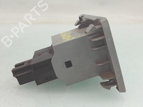 Switch LEXUS IS II (_E2_) 220d (ALE20) | BP31951043I30