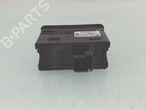 Right rear window switch OPEL ASTRA H Estate (A04) 1.9 CDTI 16V (L35) | BP30172183I28