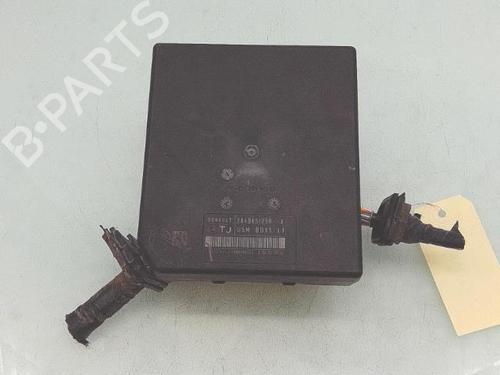 Fuse box RENAULT MEGANE III Hatchback (BZ0/1_, B3_) | BP35989478E1 - Image 4
