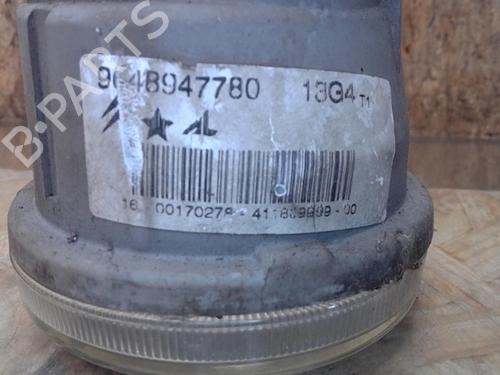 right-front-fog-light-peugeot-1007-km_-2005-25362074 main image