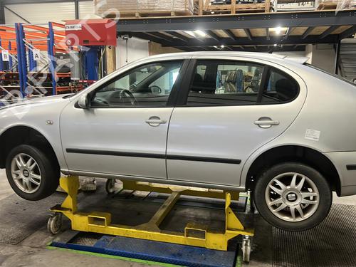 Tailgate handle SEAT LEON (1M1) 1.9 TDI | BP25363487C132  - Image 11