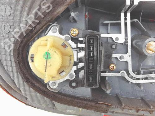 Used Right taillight Right taillight TOYOTA YARIS (_P1_) 1.3 (SCP12_, SCP13_, SCP12R, SCP13R) (87 hp) 29756816 29756816