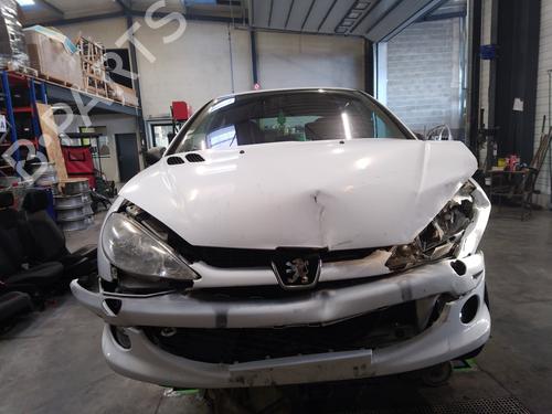 Brugte PEUGEOT 206 Hatchback (2A/C) 1.4 i (75 hp) 4406010
