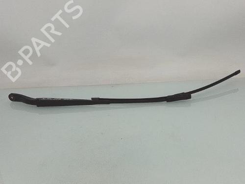 Used Front windshield wiper arm RENAULT CLIO III (BR0/1, CR0/1) 1.2 16V (BR02, BR0J, BR11, CR02, CR0J, CR11) (75 hp) 29185038