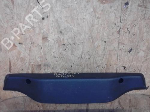 Derde remlicht FIAT PUNTO (188_) 1.4 (95 hp) 25367499